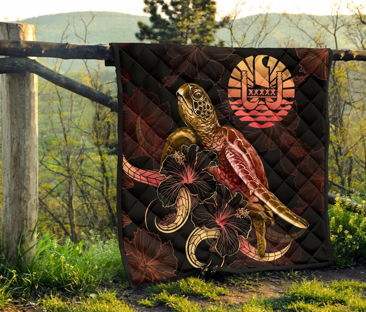 Tahiti Polynesian Premium Quilt - Turtle With Blooming Hibiscus Gold