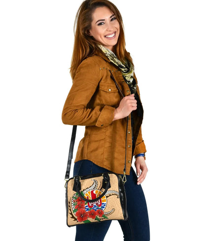 Tahiti Polynesian Shoulder Handbag - Hibiscus Coat Of Arm Beige