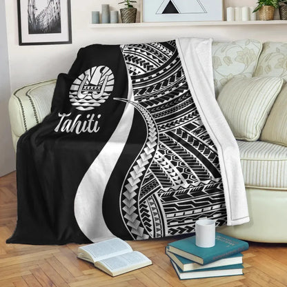 Tahiti Premium Blanket - White Polynesian Tentacle Tribal Pattern