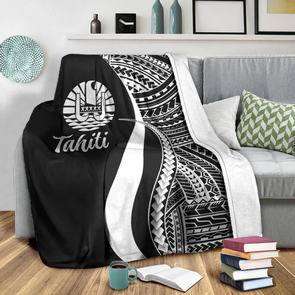 Tahiti Premium Blanket - White Polynesian Tentacle Tribal Pattern