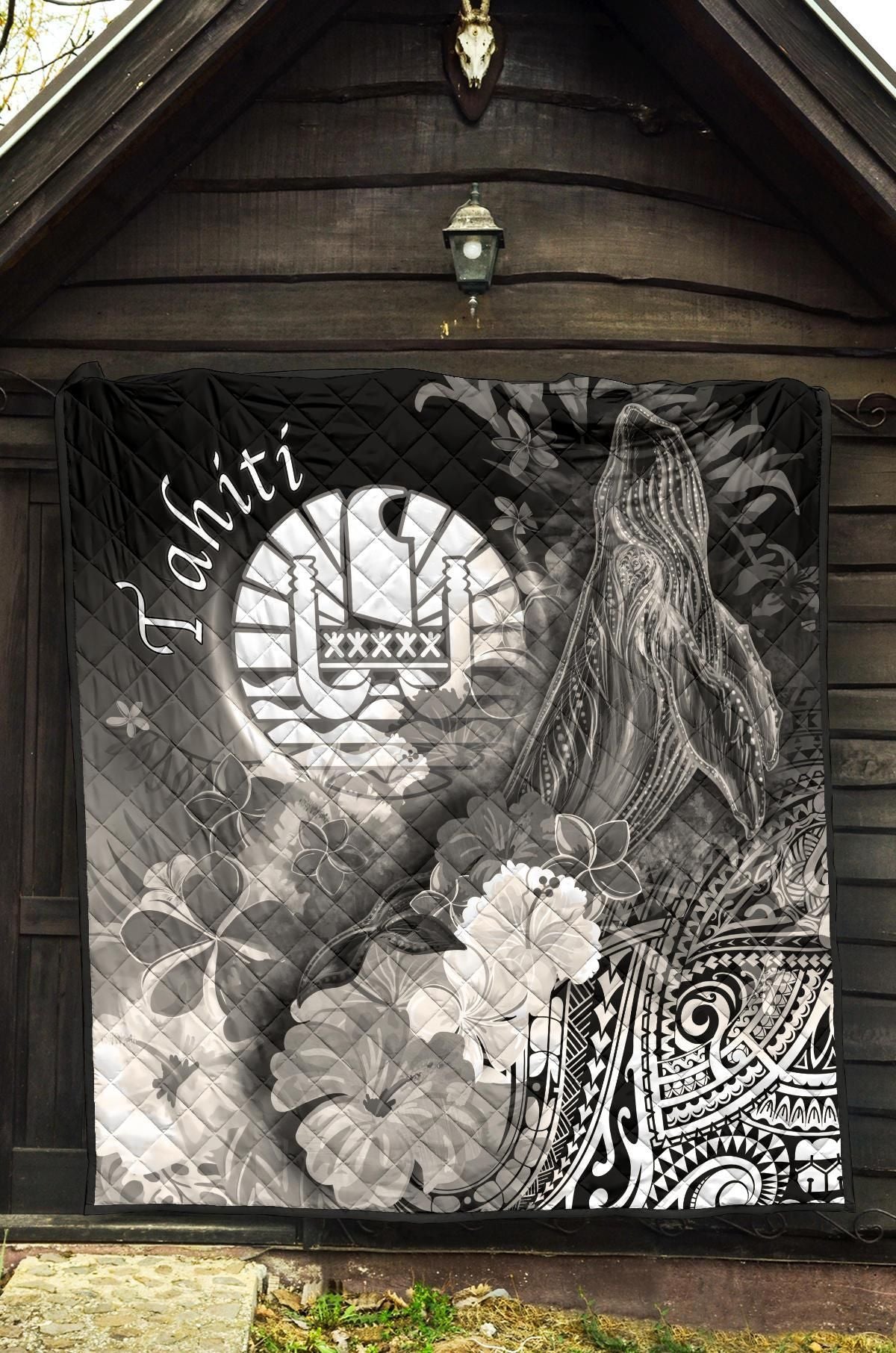 Tahiti Premium Quilt - Humpback Whale with Tropical Flowers (White)