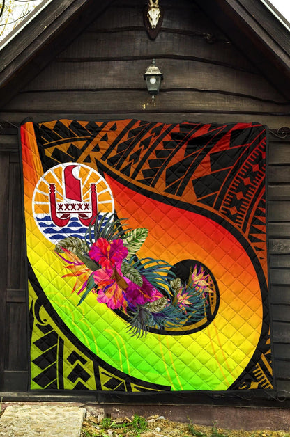 Tahiti Premium Quilt - Polynesian Hook And Hibiscus (Reggae)
