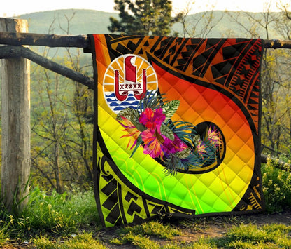 Tahiti Premium Quilt - Polynesian Hook And Hibiscus (Reggae)