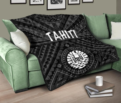 Tahiti Premium Quilt - Tahiti Seal In Polynesian Tattoo Style (Black)