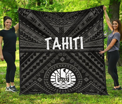 Tahiti Premium Quilt - Tahiti Seal In Polynesian Tattoo Style (Black)