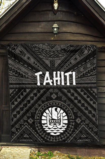 Tahiti Premium Quilt - Tahiti Seal In Polynesian Tattoo Style (Black)