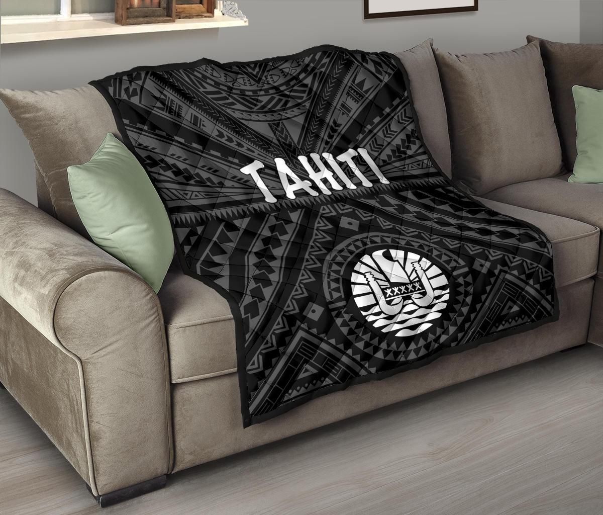 Tahiti Premium Quilt - Tahiti Seal In Polynesian Tattoo Style (Black)