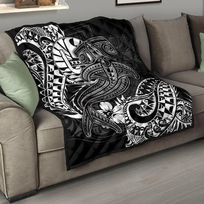 Tahiti Premium Quilt - White Shark Polynesian Tattoo