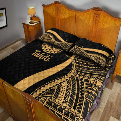 Tahiti Quilt Bed Set - Gold Polynesian Tentacle Tribal Pattern