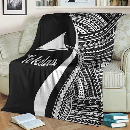 Tokelau Premium Blanket - White Polynesian Tentacle Tribal Pattern