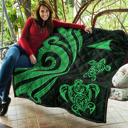 Tokelau Premium Quilt - Green Tentacle Turtle