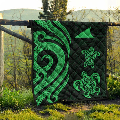 Tokelau Premium Quilt - Green Tentacle Turtle