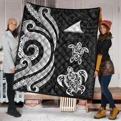 Tokelau Premium Quilt - White Tentacle Turtle