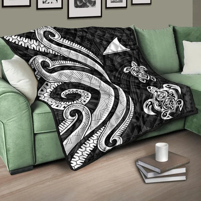 Tokelau Premium Quilt - White Tentacle Turtle