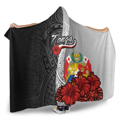 Tonga Polynesian Hooded Blanket- Coat Of Arm With Hibiscus White