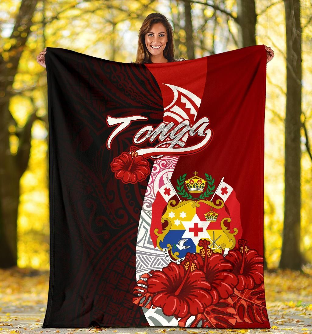 Tonga Polynesian Premium Blanket - Coat Of Arm With Hibiscus