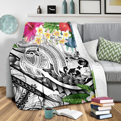 Tonga Polynesian Premium Blanket - Summer Plumeria (White)