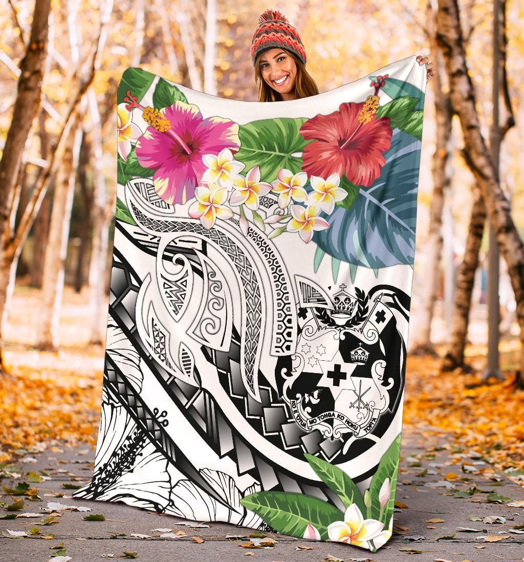 Tonga Polynesian Premium Blanket - Summer Plumeria (White)