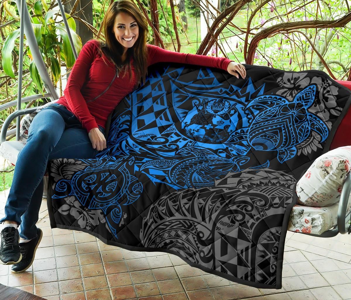 Tonga Polynesian Premium Quilt - Blue Turtle Flowing