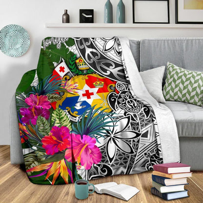 Tonga Premium Blanket White - Turtle Plumeria Banana Leaf