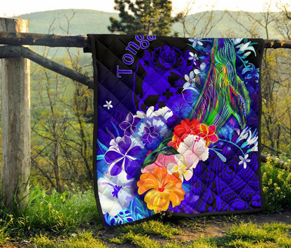 Tonga Premium Quilt - Humpback Whale with Tropical Flowers (Blue)