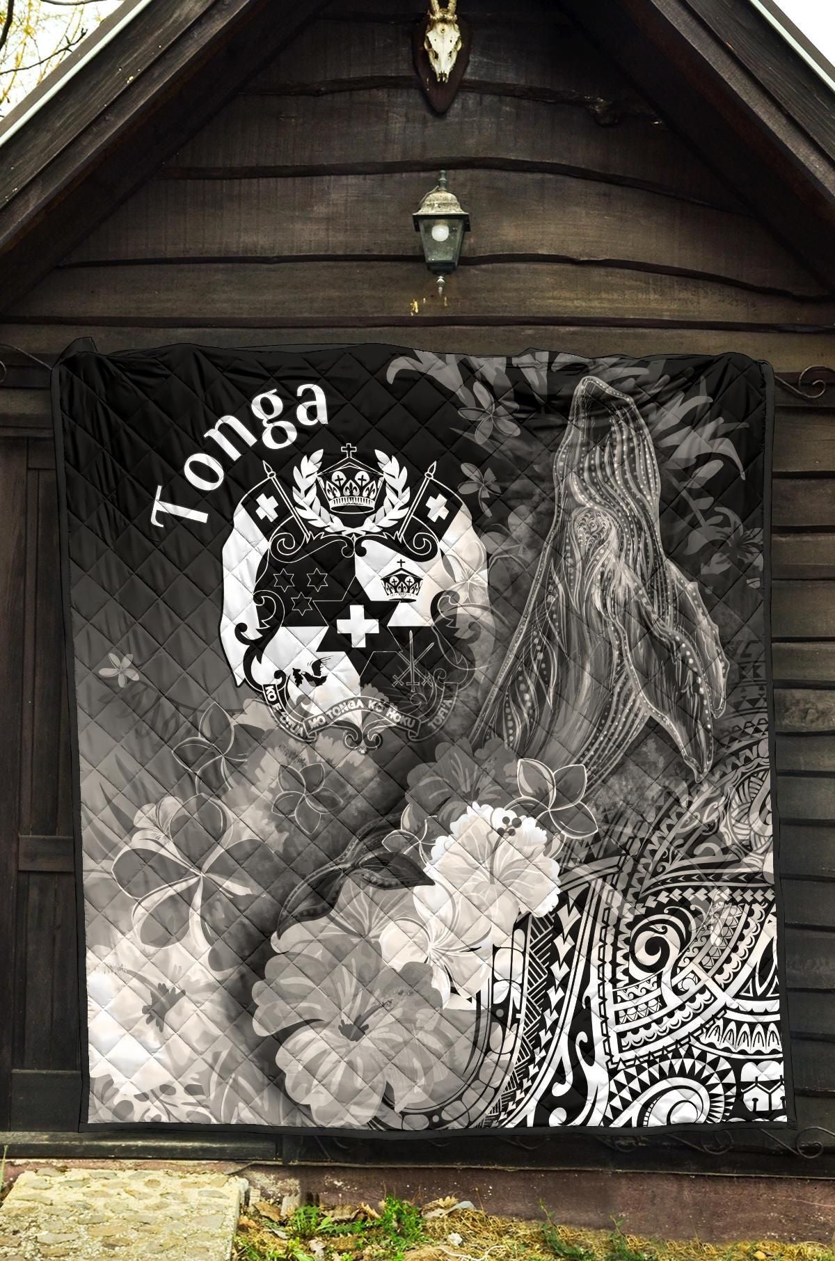 Tonga Premium Quilt - Humpback Whale with Tropical Flowers (White)