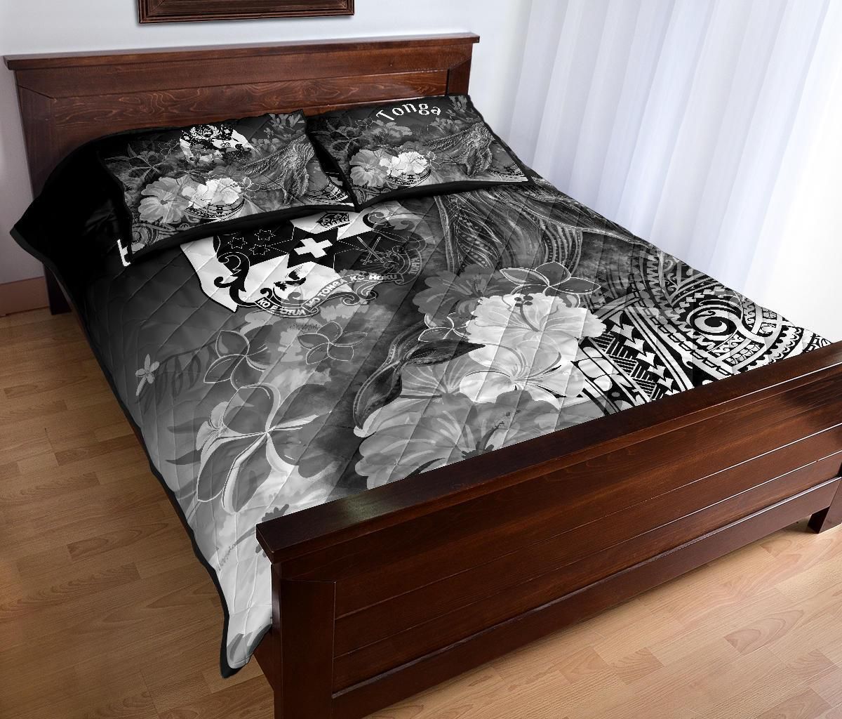 Tonga Quilt Bed Set - Humpback Whale with Tropical Flowers (White)