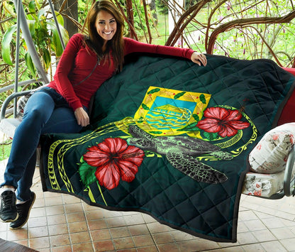 Tuvalu Polynesian Premium Quilt - Green Turtle Hibiscus