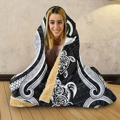 Vanuatu Hooded Blanket - White Tentacle Turtle