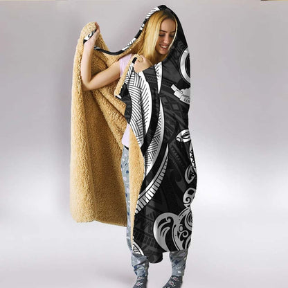 Vanuatu Hooded Blanket - White Tentacle Turtle