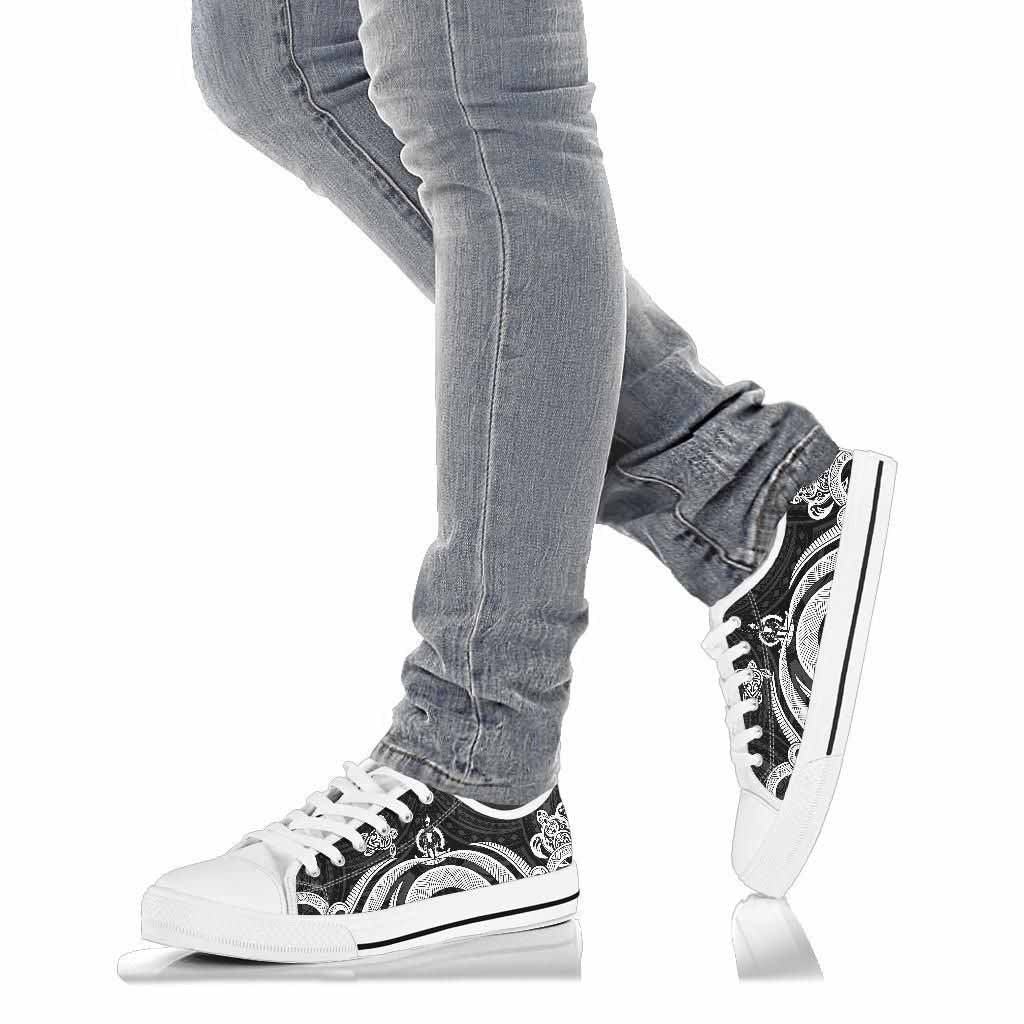 Vanuatu Low Top Canvas Shoes - White Tentacle Turtle