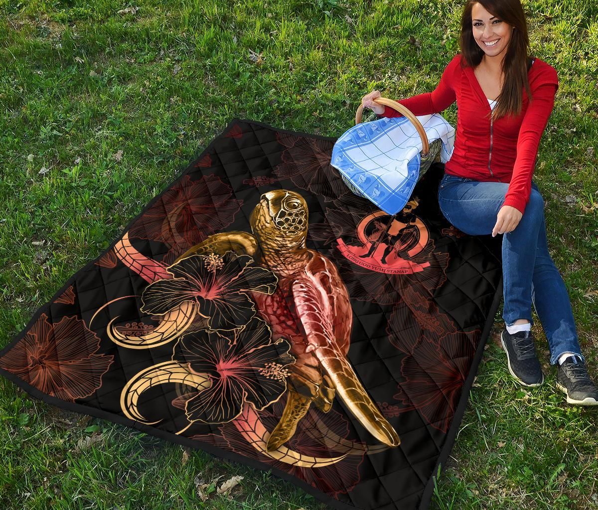 Vanuatu Polynesian Premium Quilt - Turtle With Blooming Hibiscus Gold