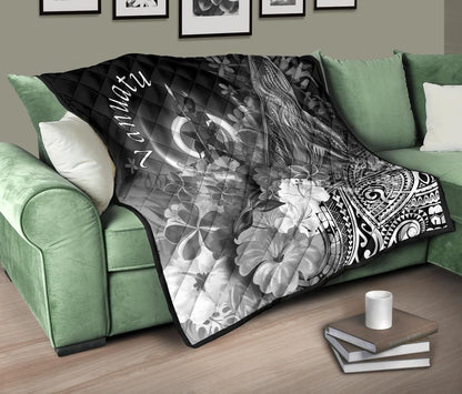 Vanuatu Premium Quilt - Humpback Whale with Tropical Flowers (White)