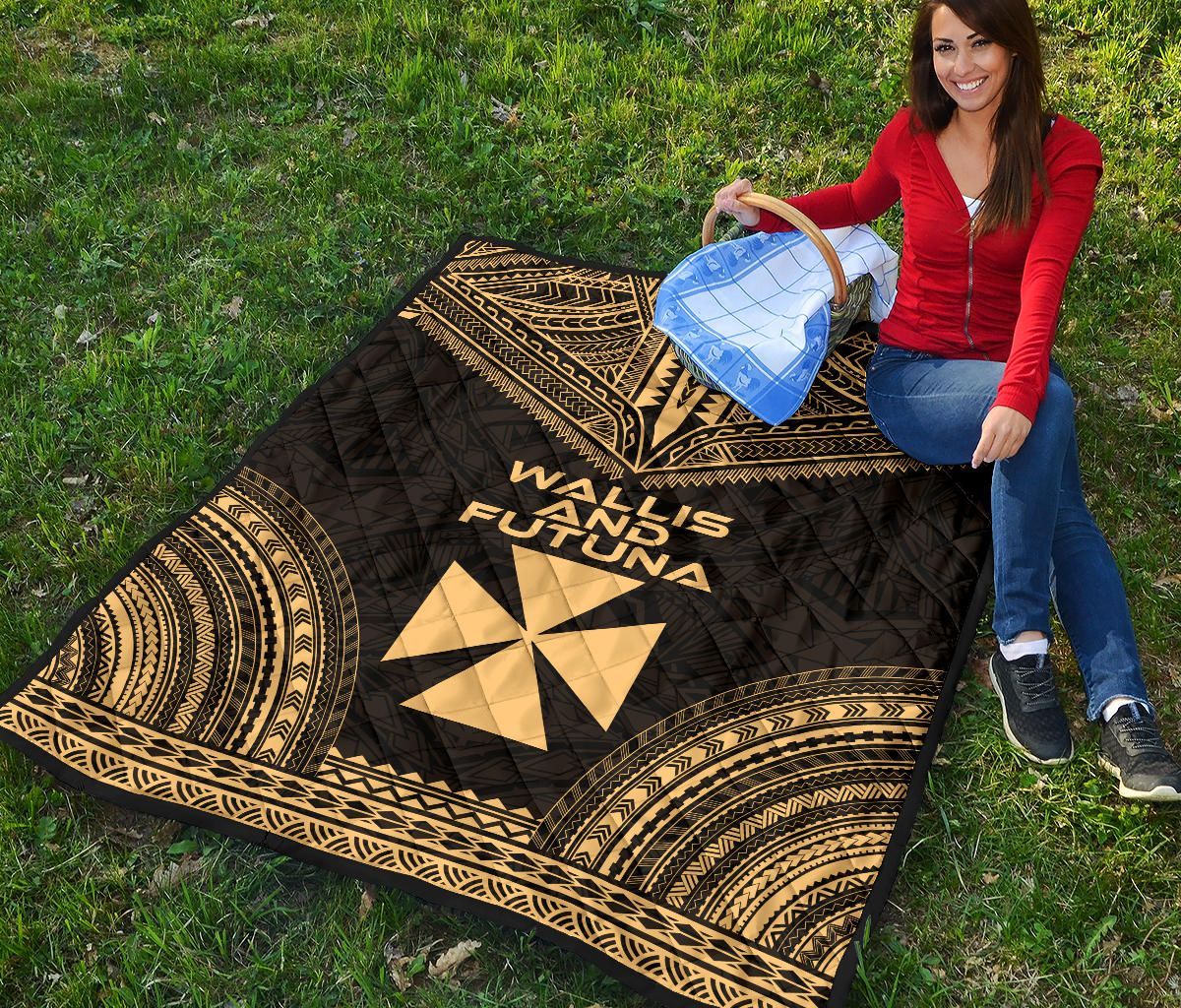 Wallis And Futuna Premium Quilt - Wallis And Futuna Coat Of Arms Polynesian Chief Gold Version