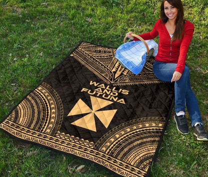 Wallis And Futuna Premium Quilt - Wallis And Futuna Coat Of Arms Polynesian Chief Gold Version