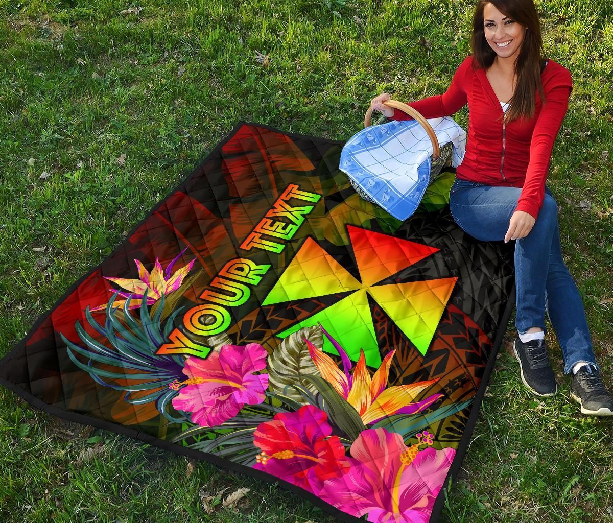 Wallis and Futuna Polynesian Personalised Premium Quilt - Hibiscus and Banana Leaves