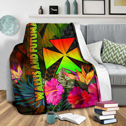 Wallis and Futuna Polynesian Premium Blanket - Hibiscus and Banana Leaves