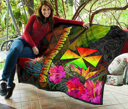 Wallis and Futuna Polynesian Premium Quilt - Hibiscus and Banana Leaves