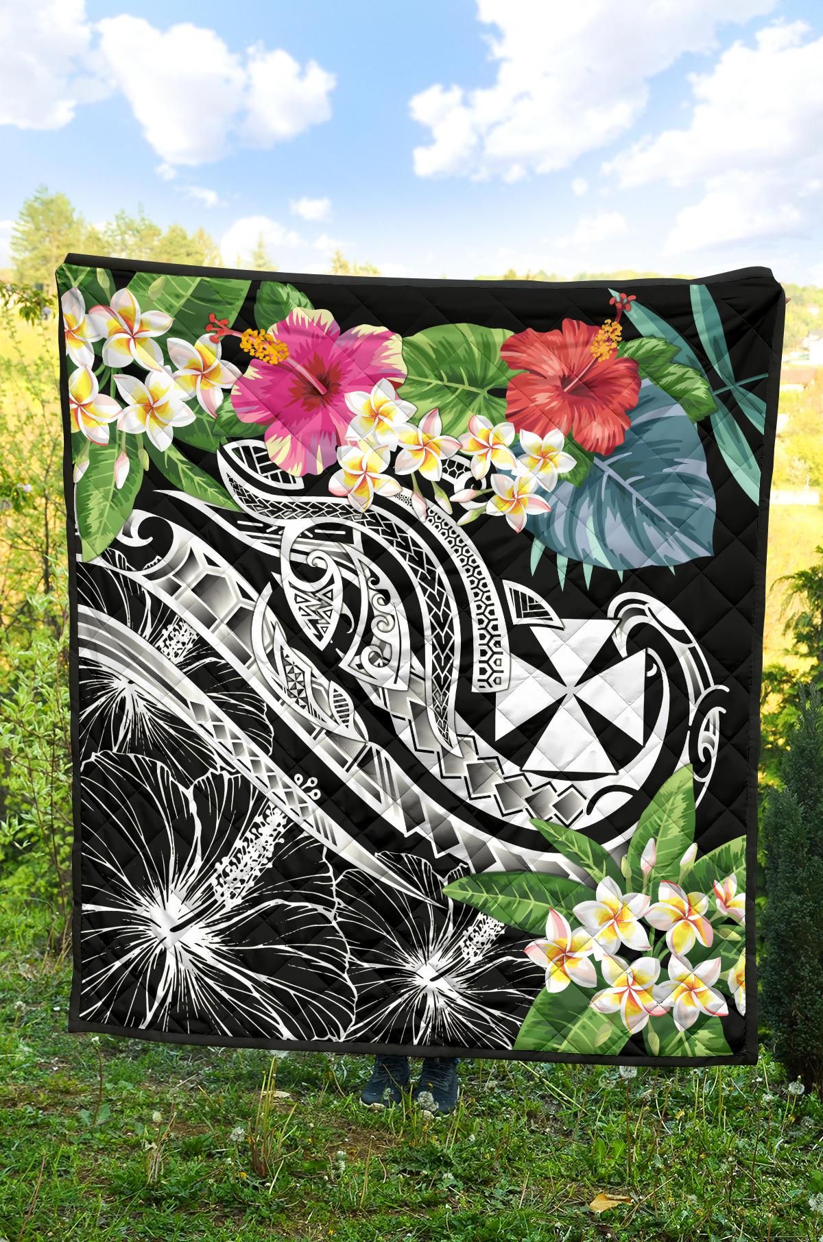 Wallis and Futuna Polynesian Premium Quilt - Summer Plumeria (Black)