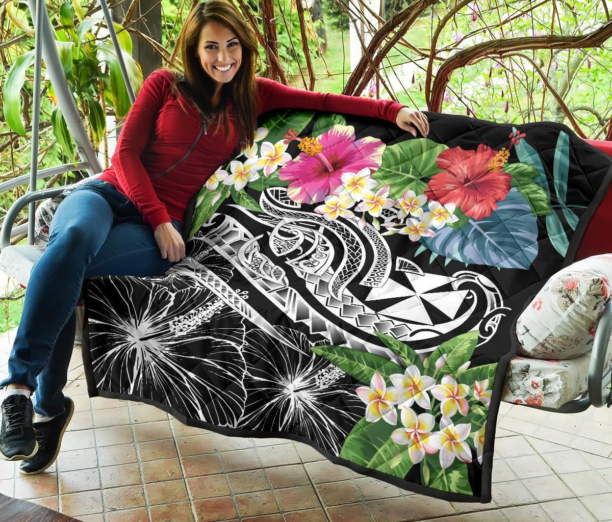 Wallis and Futuna Polynesian Premium Quilt - Summer Plumeria (Black)