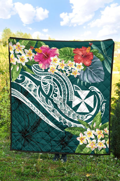 Wallis and Futuna Polynesian Premium Quilt - Summer Plumeria (Turquoise)