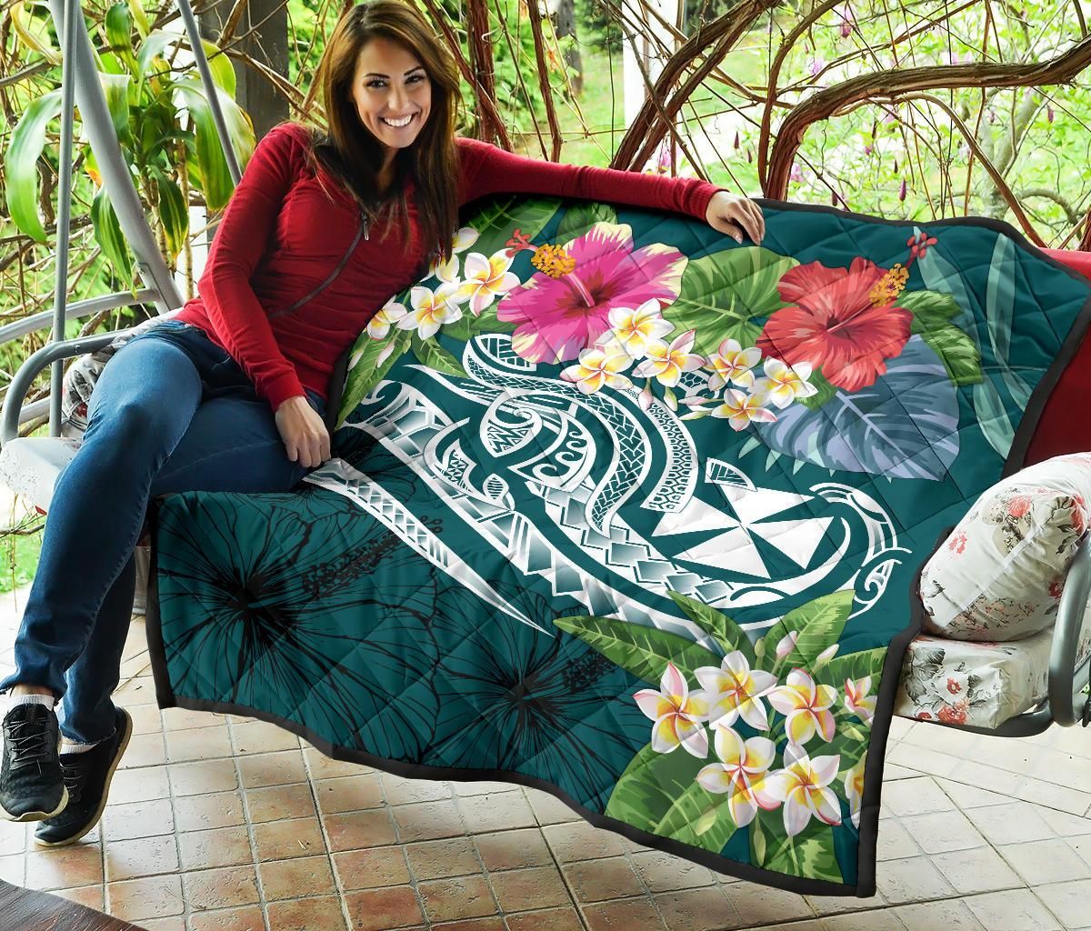 Wallis and Futuna Polynesian Premium Quilt - Summer Plumeria (Turquoise)