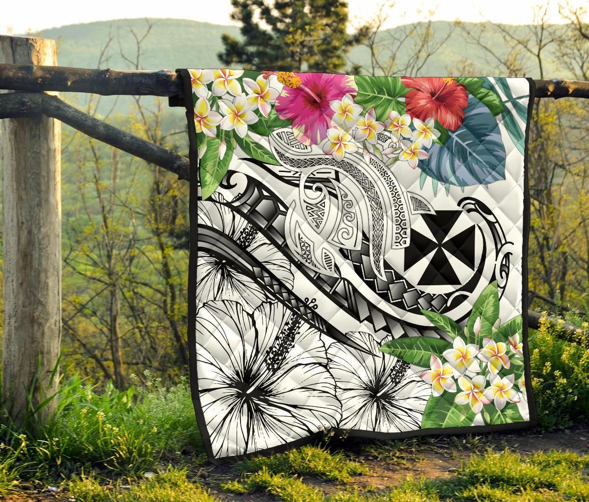 Wallis and Futuna Polynesian Premium Quilt - Summer Plumeria (White)