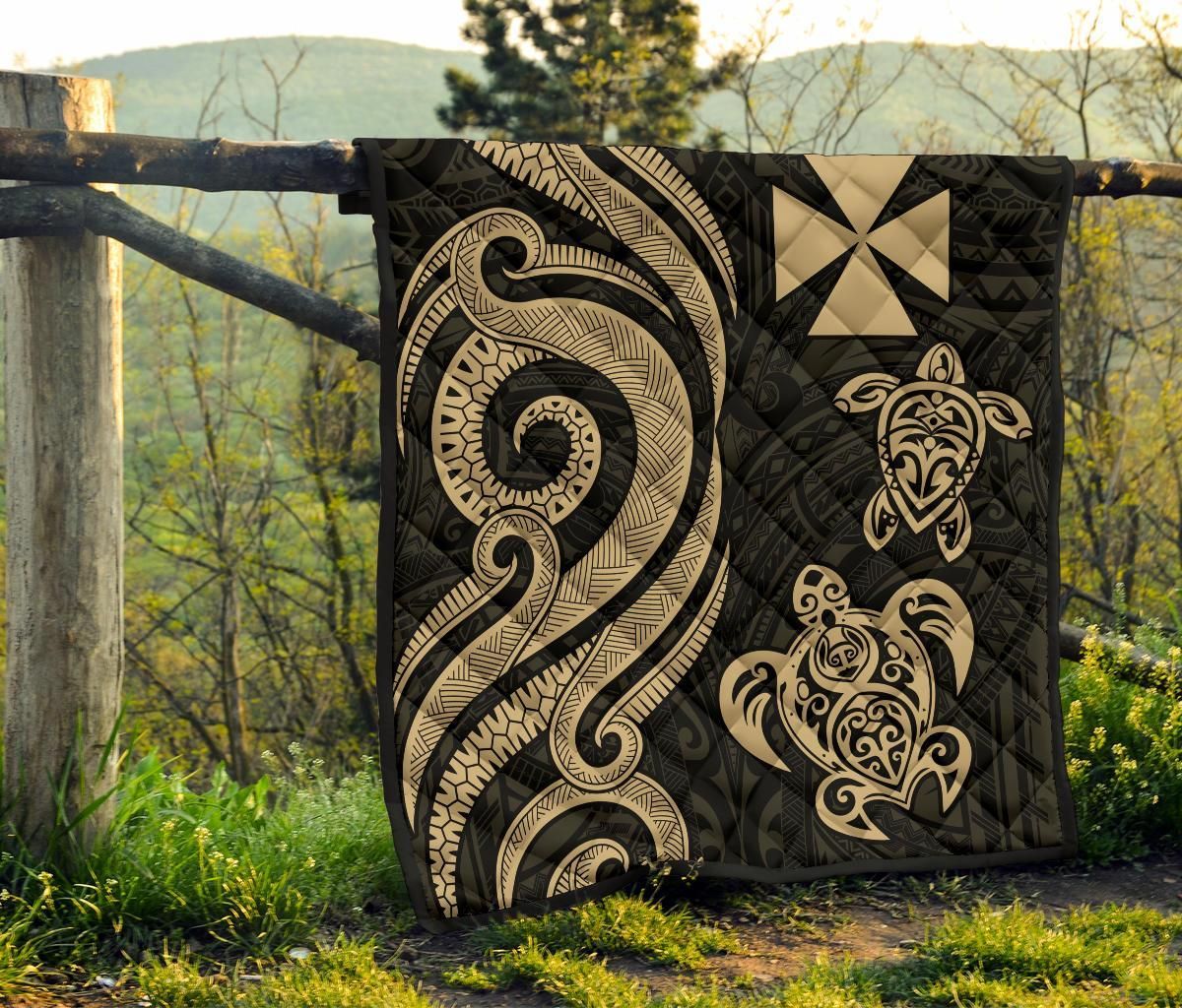 Wallis and Futuna Premium Quilt - Gold Tentacle Turtle