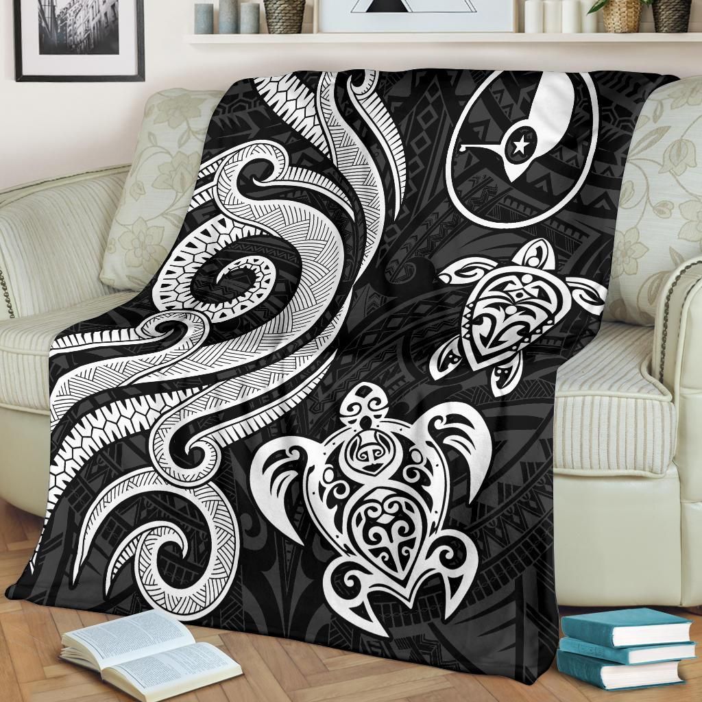 Yap Micronesian Premium Blanket - White Tentacle Turtle