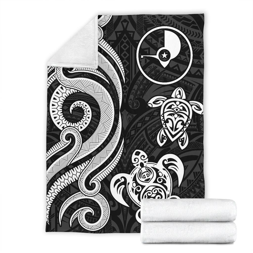 Yap Micronesian Premium Blanket - White Tentacle Turtle