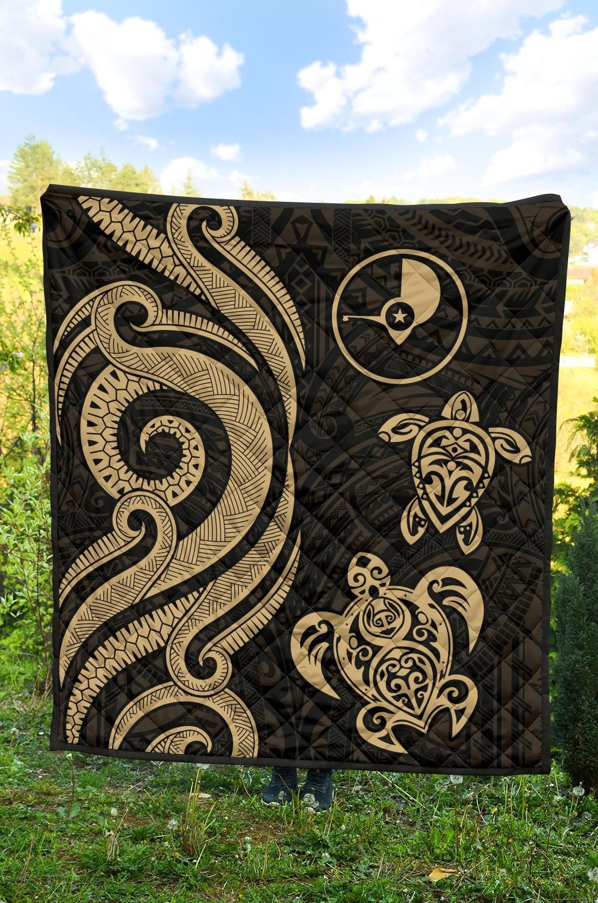 Yap Micronesian Premium Quilt - Gold Tentacle Turtle