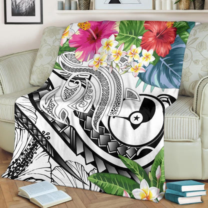 Yap Polynesian Premium Blanket- Summer Plumeria (White)