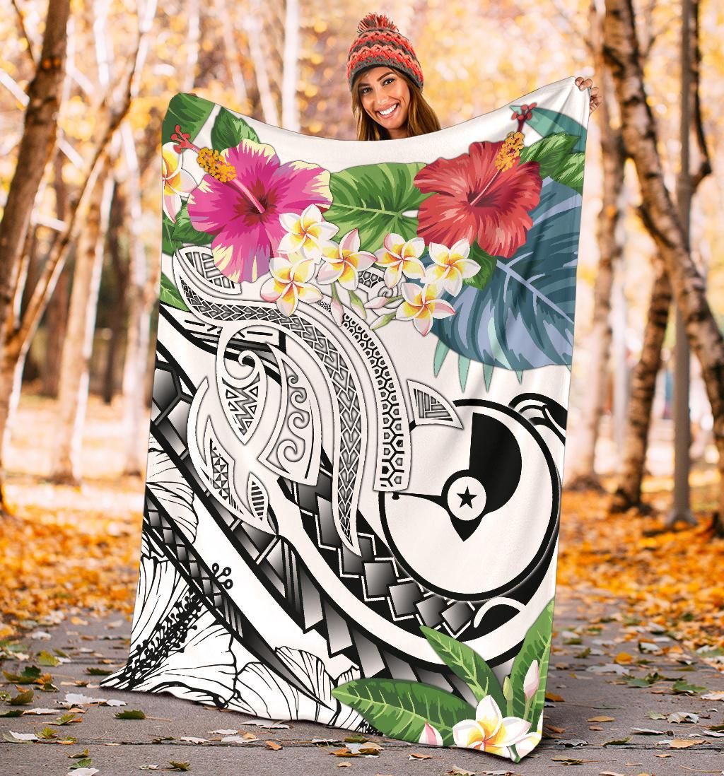 Yap Polynesian Premium Blanket- Summer Plumeria (White)
