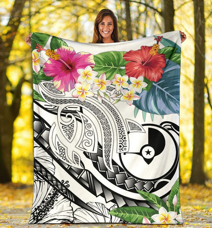 Yap Polynesian Premium Blanket- Summer Plumeria (White)